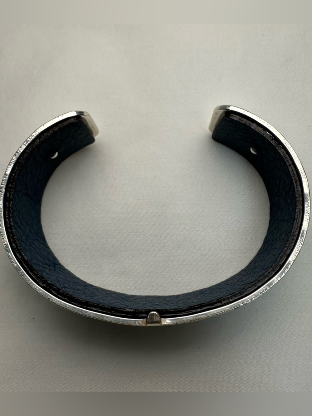 Brighton Silver-Tone Openwork Cuff with Navy/Brown Leather Insert - Picture 4 of 7